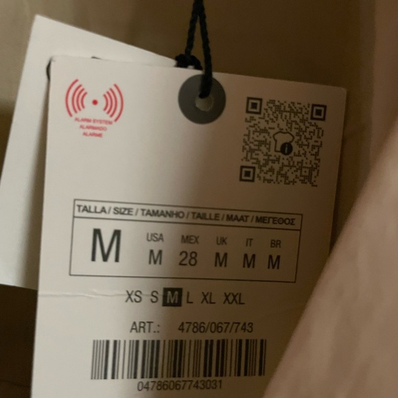 Zara Wrinkled Cap Sleeve MIDI Dress! Brand New with Tags. - Picture 6 of 6